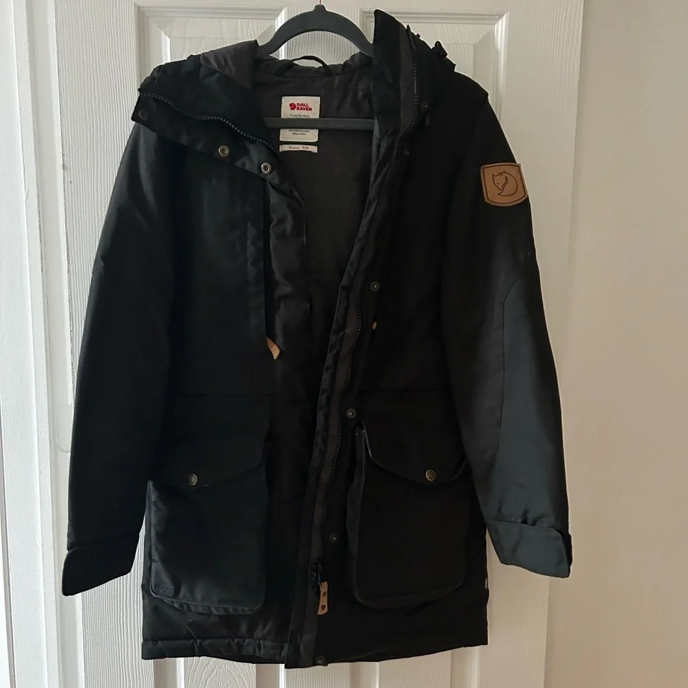 Fjallraven Women Barents Parka - Picture 1 of 3